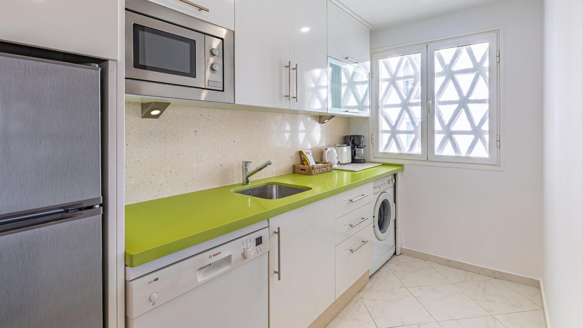 Vacation Marbella I Sea Views, 24-7 Security, Parking, Walk To Everything In Luxurious Puerto Banus 외부 사진